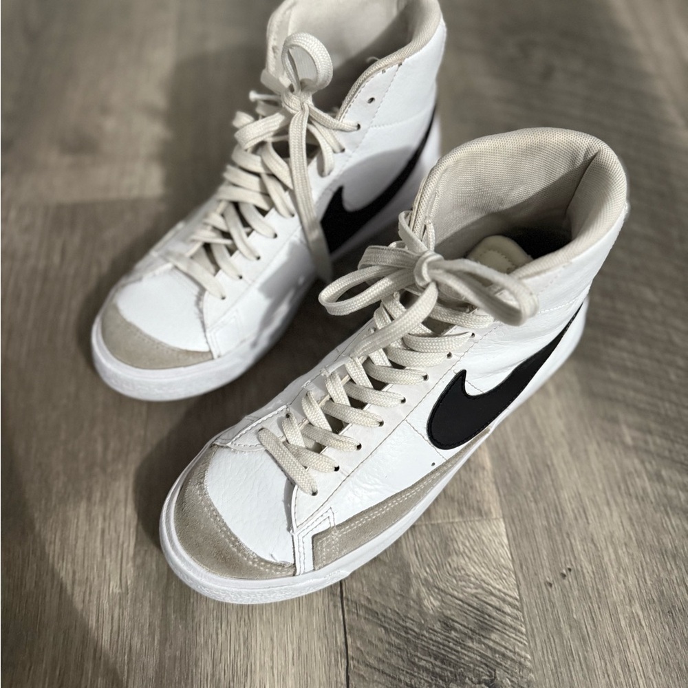 Nike White and Black High-Tops